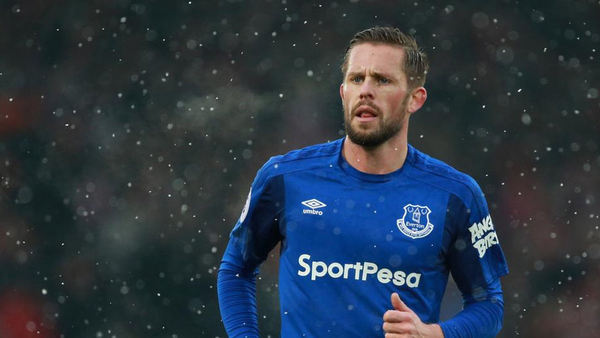 _老鹰年轻球员表现出色，焕发新气象_，老鹰球员阵容